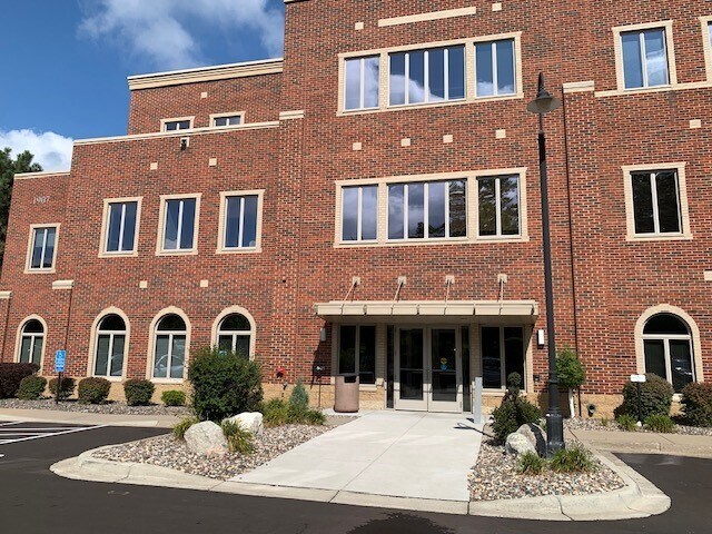 Primary Photo Of 1907 E Wayzata Blvd, Wayzata Office For Lease