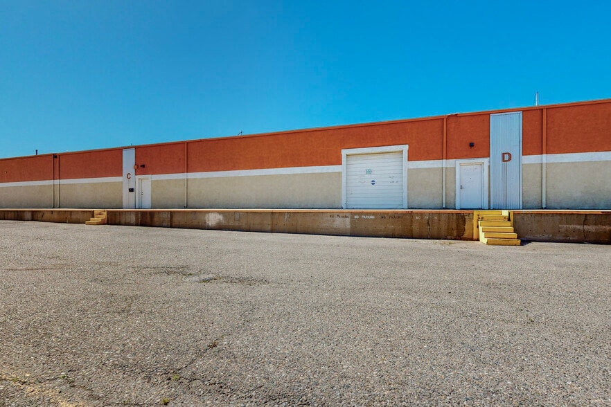 More Photos Of 1823 Commercial St NE, Albuquerque Warehouse For Sale