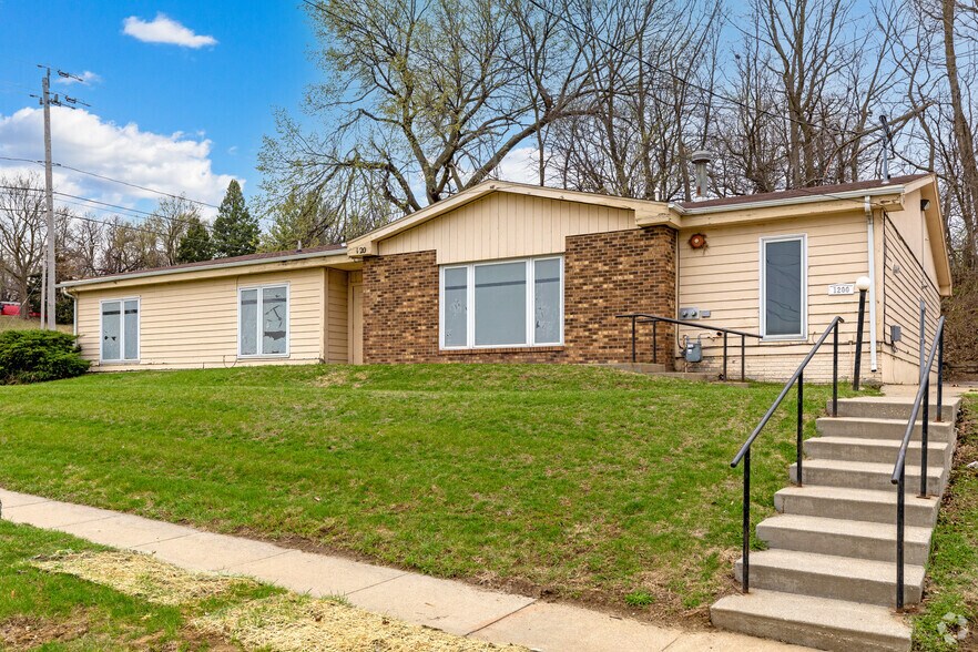 Primary Photo Of 1200 Williams St, Des Moines Skilled Nursing Facility For Sale