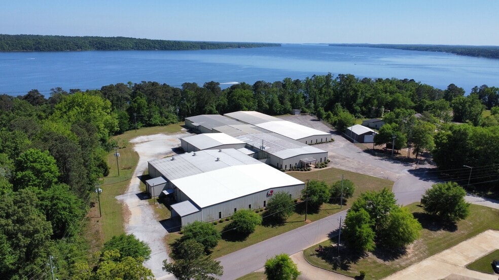 Primary Photo Of 2 Hummingbird ln, Eufaula Manufacturing For Lease