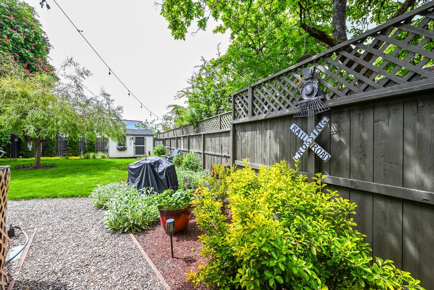 More Photos Of 236 SE Stephens St, Roseburg Hospitality For Sale