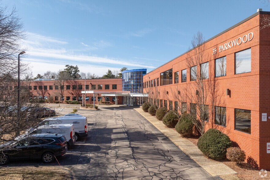 More Photos Of 35 Parkwood Dr, Hopkinton Office For Lease