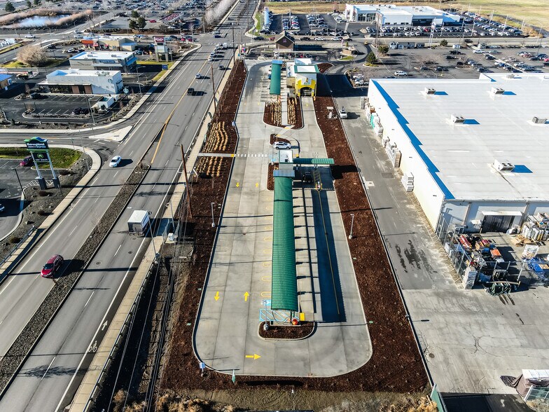 More Photos Of 9 W Valley Mall Blvd, Yakima General Retail For Sale