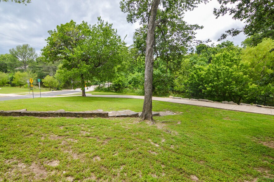 More Photos Of 128 W Theissen St, Boerne Land For Sale