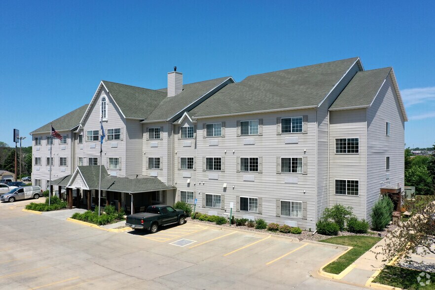 Primary Photo Of 4323 Highway 52 N, Rochester Hotel For Sale