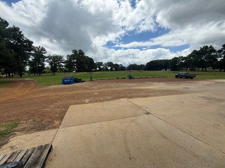 More Photos Of 17650 Texas 19, Montalba Auto Repair For Sale