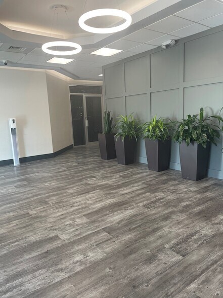 More Photos Of 400 Post Ave, Westbury Office For Lease