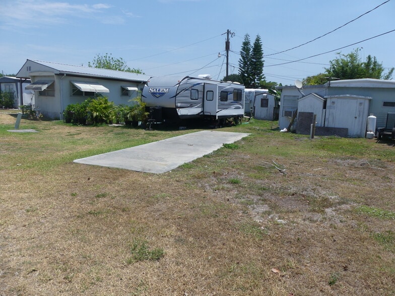 More Photos Of 8761 FL-78, Okeechobee Manufactured Housing Mobile Home Park For Sale