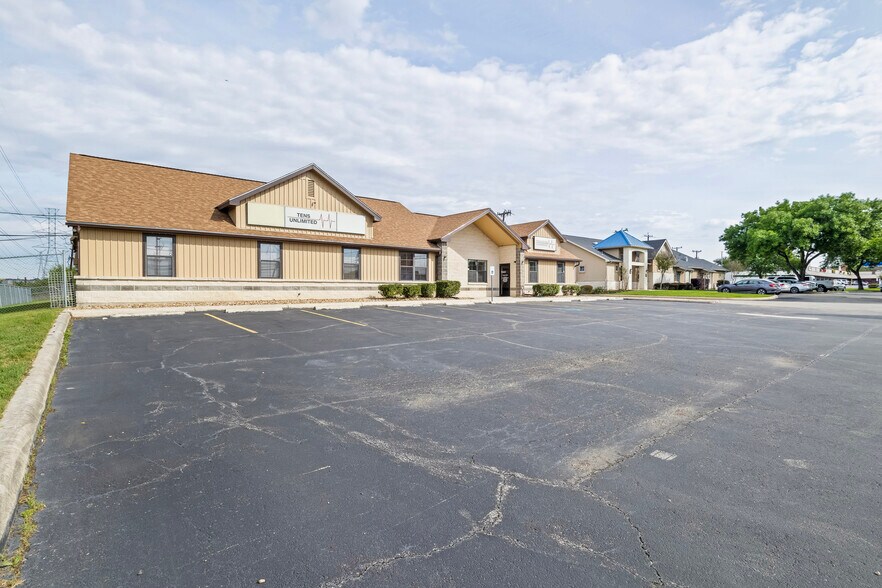 More Photos Of 7975 Fm 78, San Antonio Office For Sale