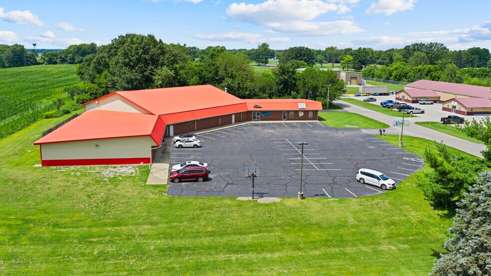 More Photos Of 848 W Johnson Dr, Terre Haute Storefront Retail Office For Sale