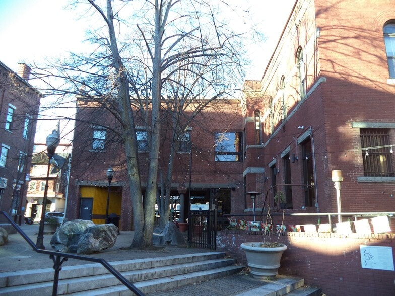 More Photos Of 5 Warren St, Concord Storefront Retail Office For Sale