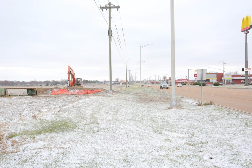 More Photos Of I-55 Hwy, Troy Land For Sale