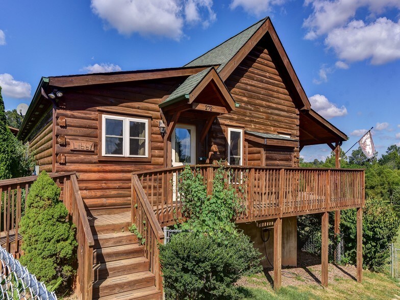 More Photos Of 242 Barkwells Ln, Mills River Hotel For Sale