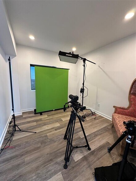 More Photos Of 30307 Ranch Road 12, Dripping Springs Light Manufacturing For Lease