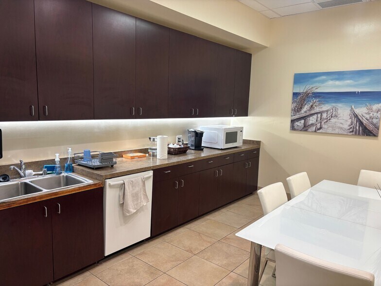 More Photos Of 2780 Gateway Rd, Carlsbad Office For Lease