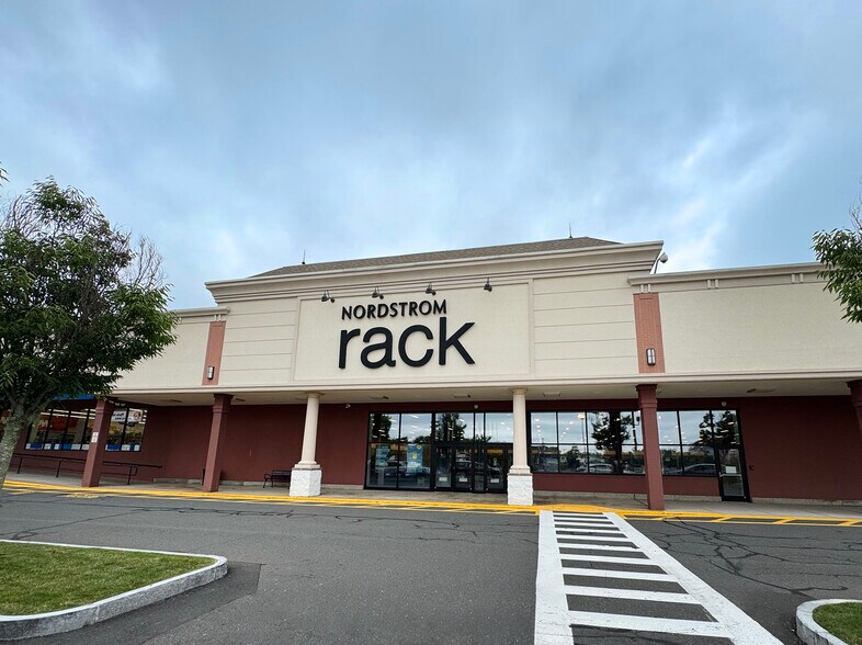 More Photos Of 1600 Southeast Rd, Farmington Unknown For Lease