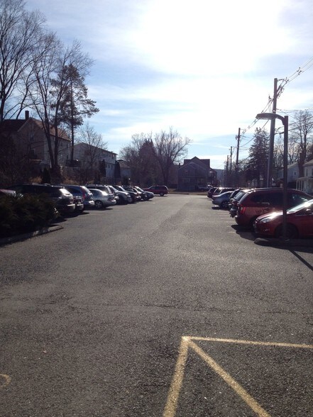 More Photos Of 30 Bridge St, New Milford Storefront Retail Office For Lease