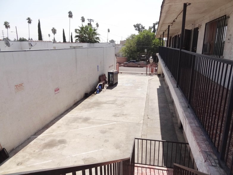 More Photos Of 12601-12615 San Fernando Rd, Sylmar Unknown For Lease