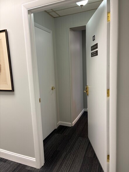 More Photos Of 2 Kings Hwy W, Haddonfield Office For Lease