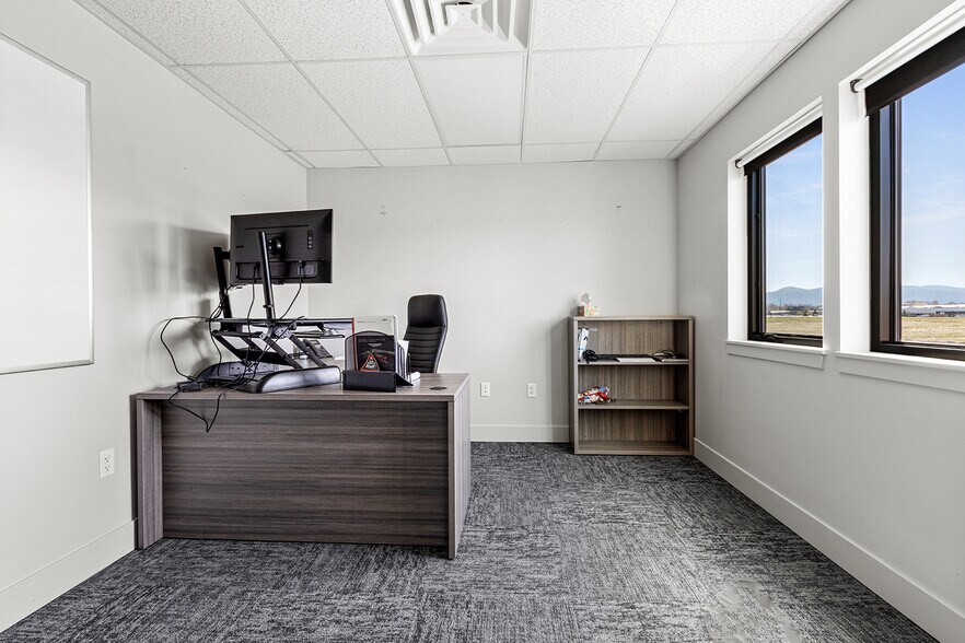 More Photos Of 167 All West Trl, Bozeman Warehouse For Lease