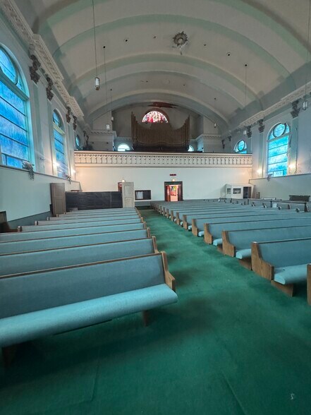 More Photos Of 5001 S Hermitage Ave, Chicago Religious Facility For Sale