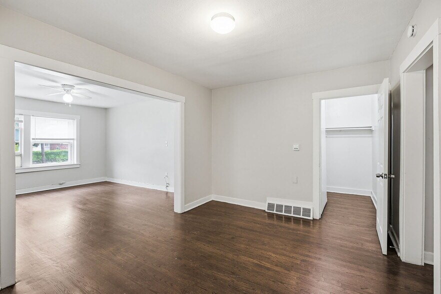 More Photos Of 1109 W 40th St, Kansas City Apartments For Sale