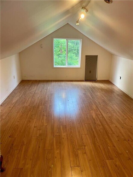 More Photos Of 1563 Old U.S. 22, Lenhartsville Apartments For Sale