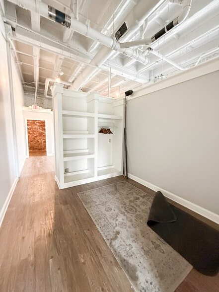 More Photos Of 275 S 4th St, Columbus Apartments For Sale