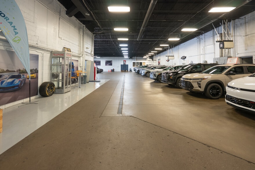 More Photos Of 21800 Gratiot Ave, Eastpointe Auto Dealership For Sale