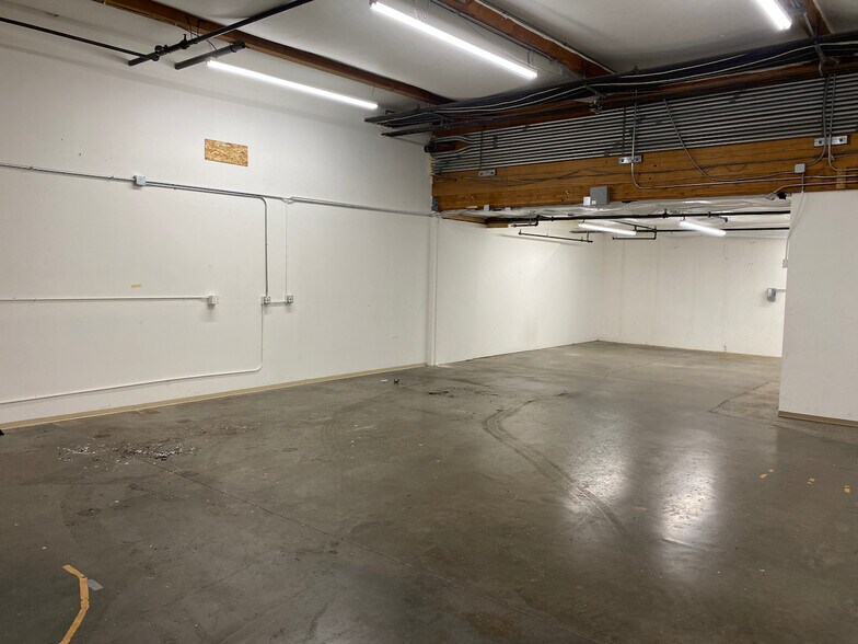 More Photos Of 14522 NE North Woodinville Way, Woodinville Warehouse For Lease
