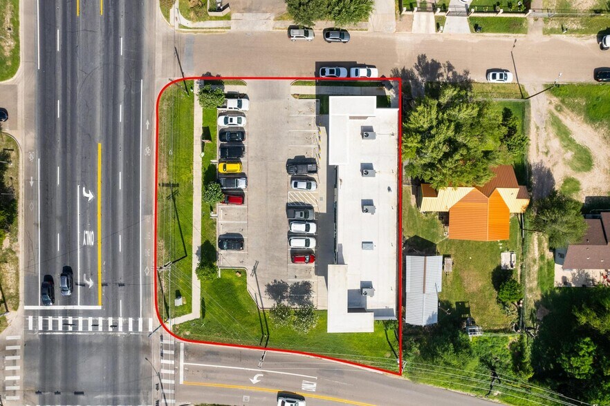 More Photos Of 1400 W Griffin Pky, Mission General Retail For Sale