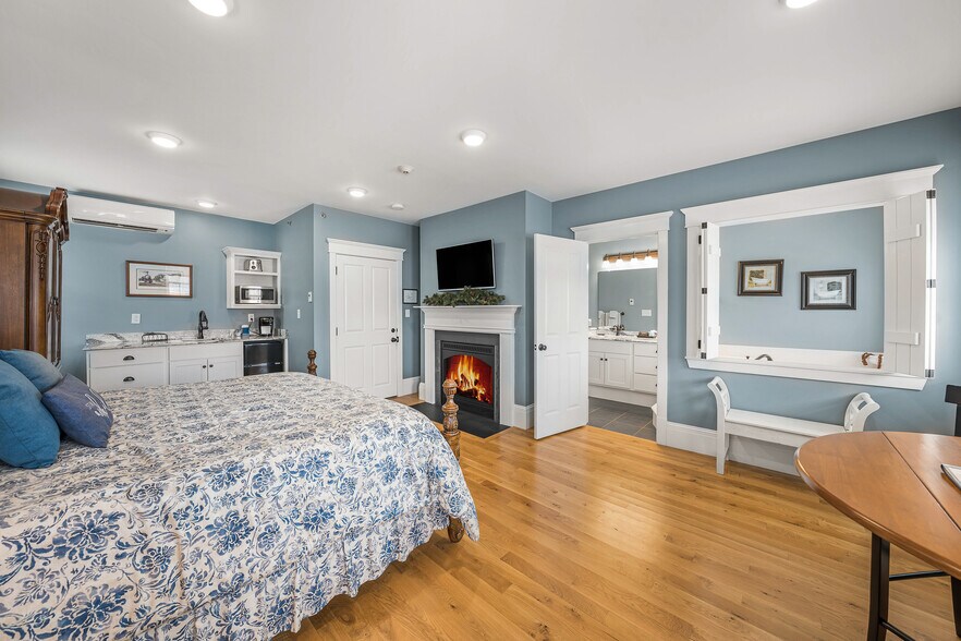 More Photos Of 208-210 Wharf St, Hermann Hospitality For Sale