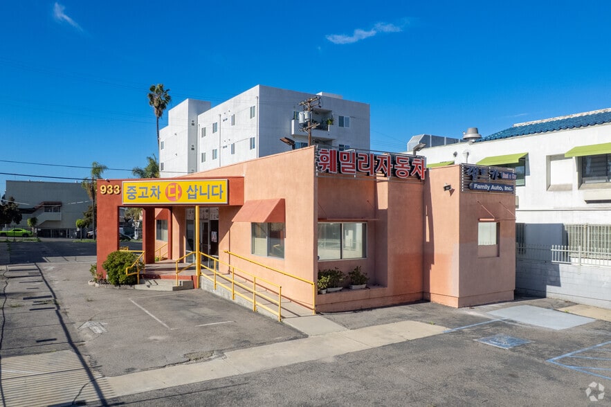 More Photos Of 933 S Western Ave, Los Angeles Auto Dealership For Lease