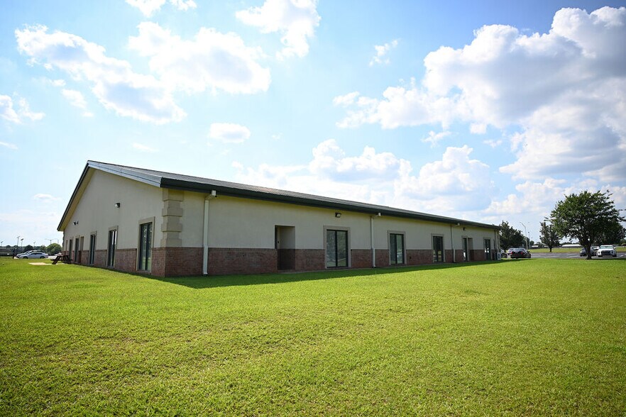 More Photos Of 96 Cohen Walker Dr, Warner Robins Medical For Sale