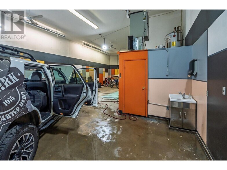 More Photos Of 920 Nelson Av, Nelson Warehouse For Sale