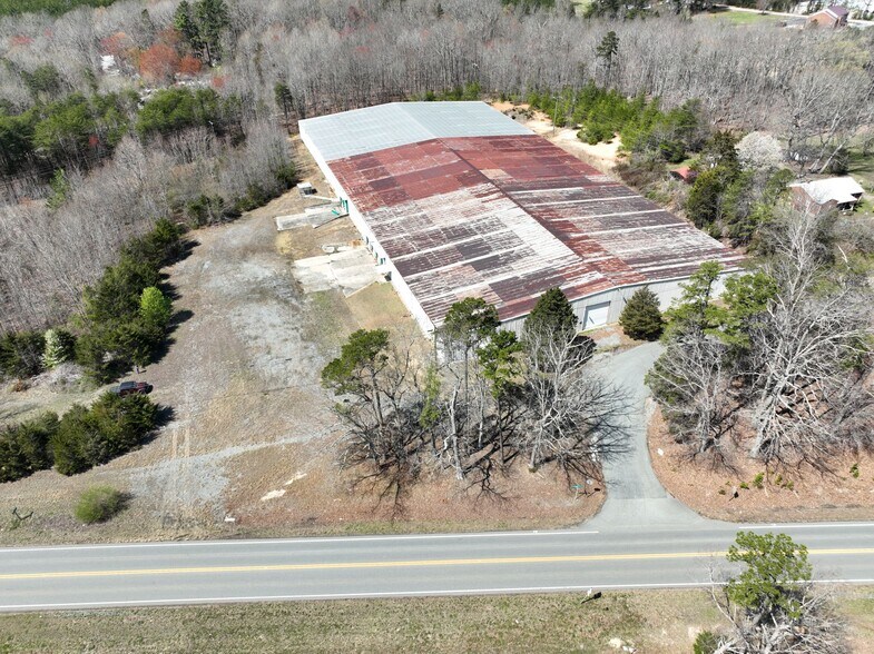 More Photos Of 1011 Drive in Rd, Nathalie Industrial For Sale
