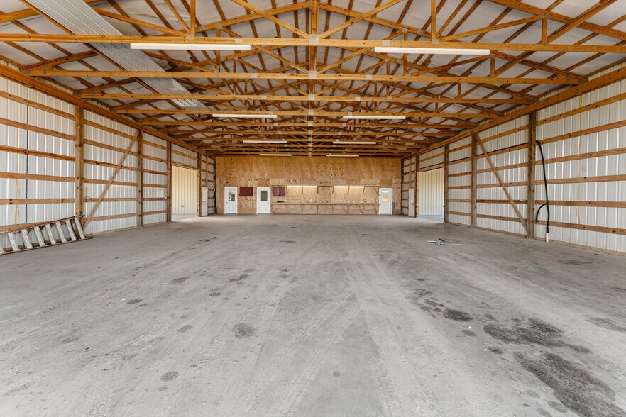 More Photos Of 9702 Surrey Ln, Richmond Light Distribution For Sale