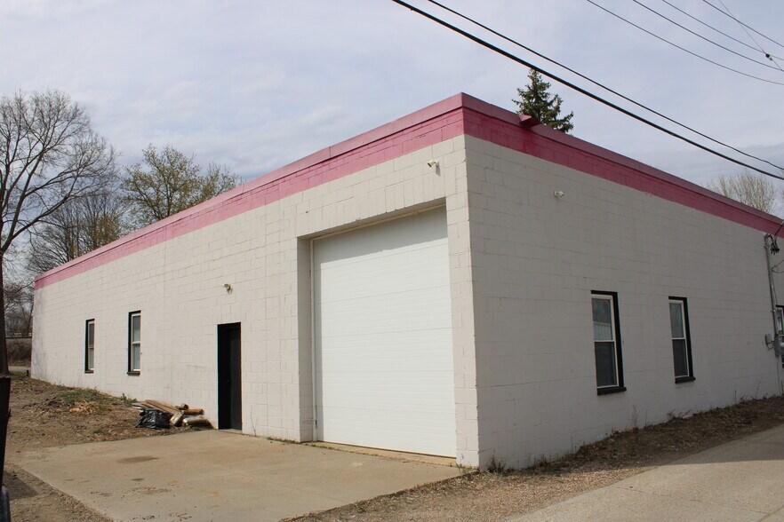 More Photos Of 601 13th Ave S, Hopkins Warehouse For Sale