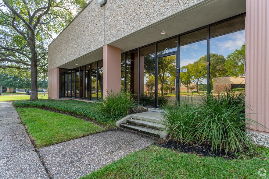 More Photos Of 15402 Vantage Pky E, Houston Unknown For Lease