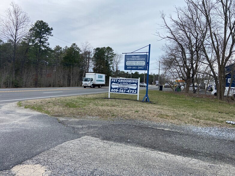 More Photos Of 357 S White Horse Pike, Hammonton Veterinarian Kennel For Sale