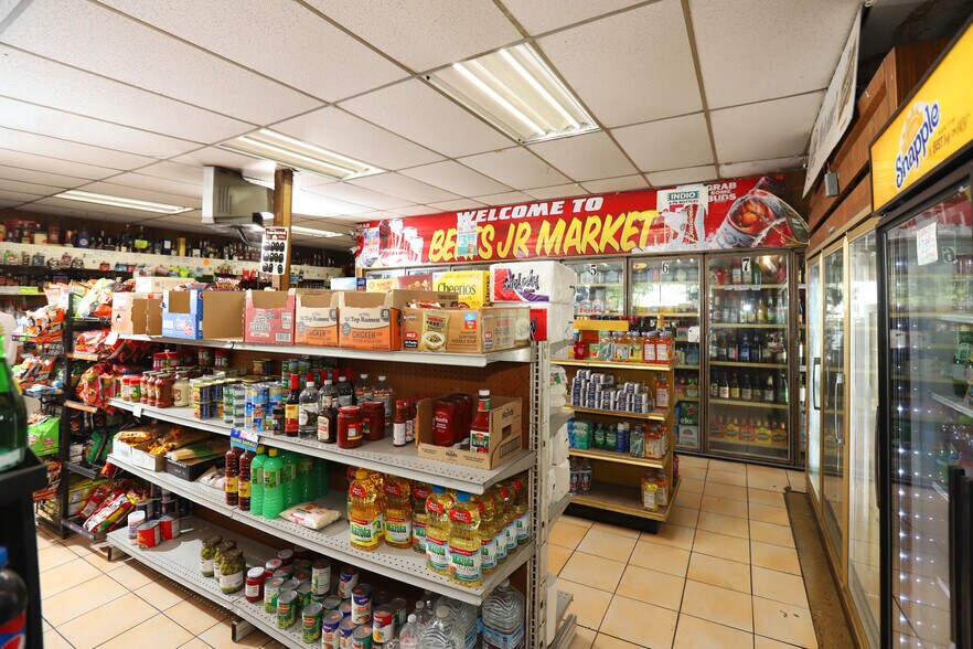 More Photos Of 4604 York Blvd, Los Angeles Freestanding For Sale