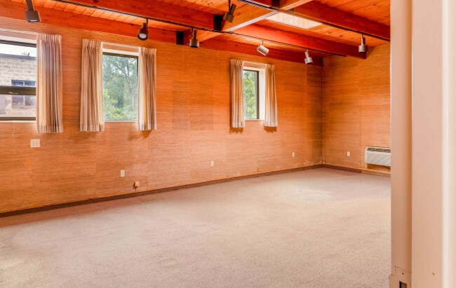 More Photos Of 20 North Rd, Bedford Office For Sale
