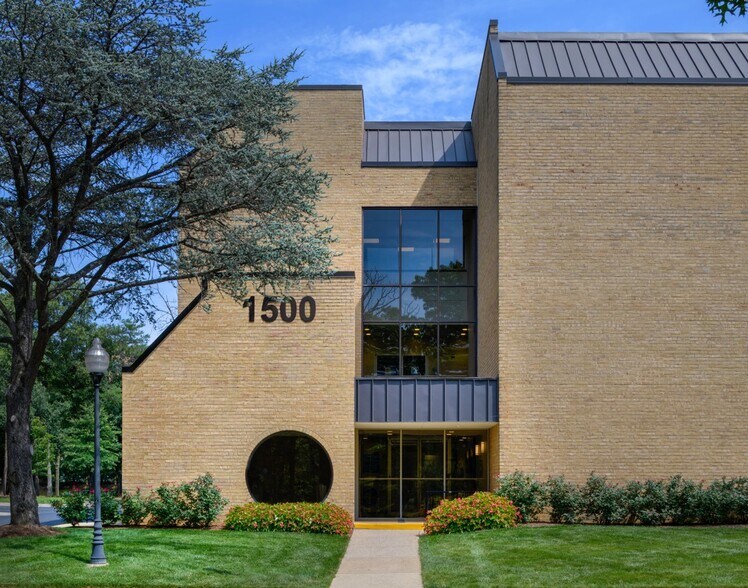 More Photos Of 1900 N Beauregard St, Alexandria Unknown For Sale