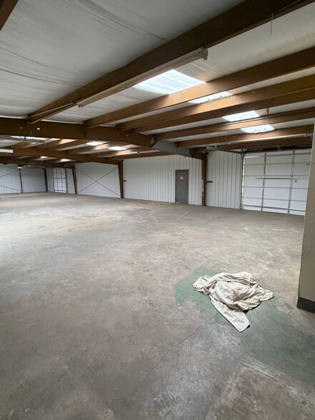 More Photos Of 914 White St E, Rock Hill Service For Lease