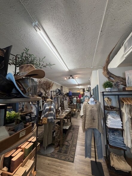 More Photos Of 1916 Central Ave, Saint Petersburg Storefront For Lease