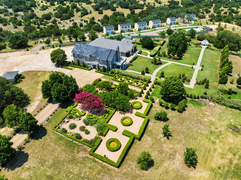 More Photos Of 1470 S Cranes Mill Rd, New Braunfels Lodge Meeting Hall For Sale