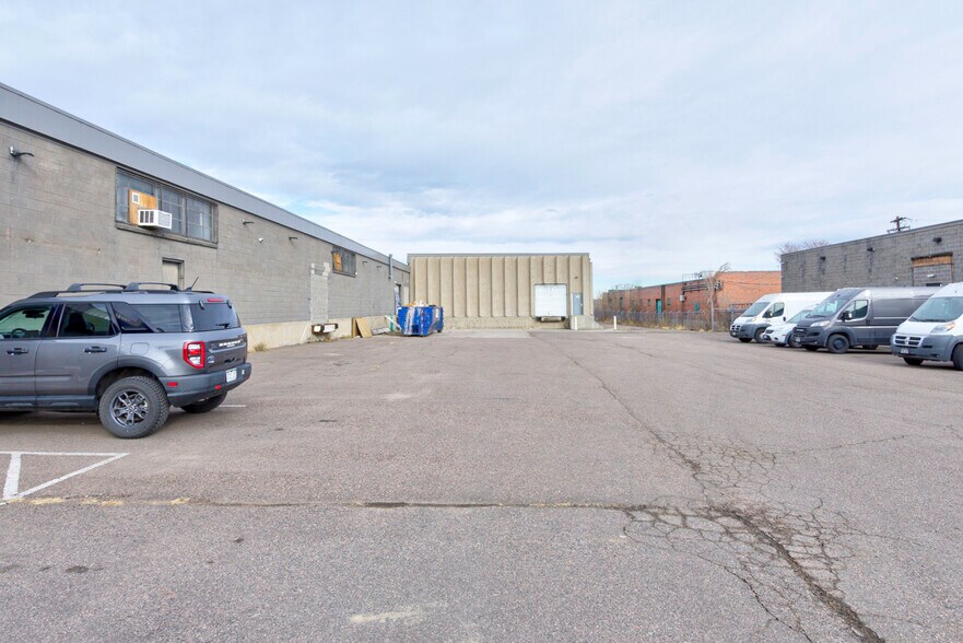 More Photos Of 1045 W 45th Ave, Denver Warehouse For Sale
