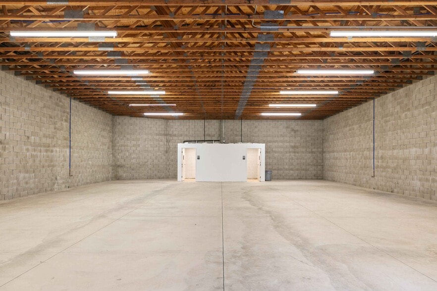 More Photos Of 12581 Branford St, Pacoima Manufacturing For Lease