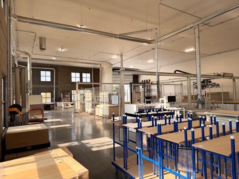 More Photos Of 32 S 1800 W, Lindon Warehouse For Lease