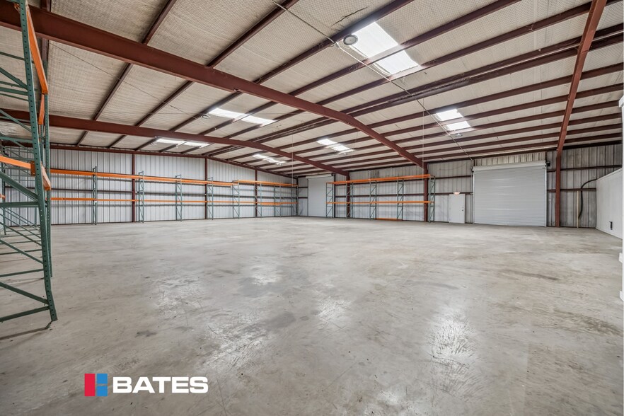 More Photos Of 5200 N I-45 Hwy, Ennis Unknown For Lease